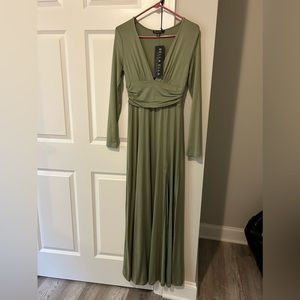 NWT Bella Ella Boutique Maxi Dress